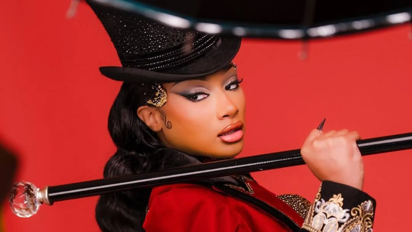 Rosszul lett a színpadon a népszerű rapper, mentő vitte el