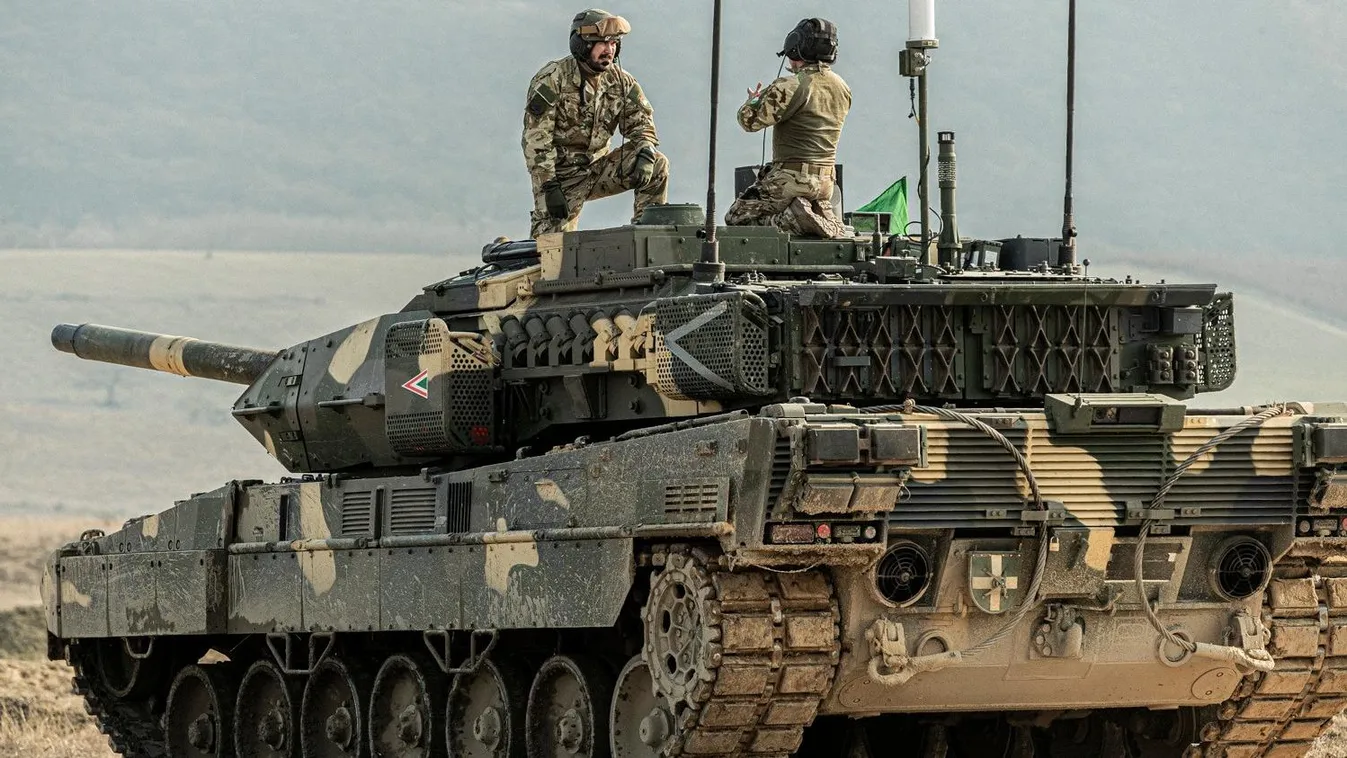 Tankok lepik el a 8-as főutat hétfőn