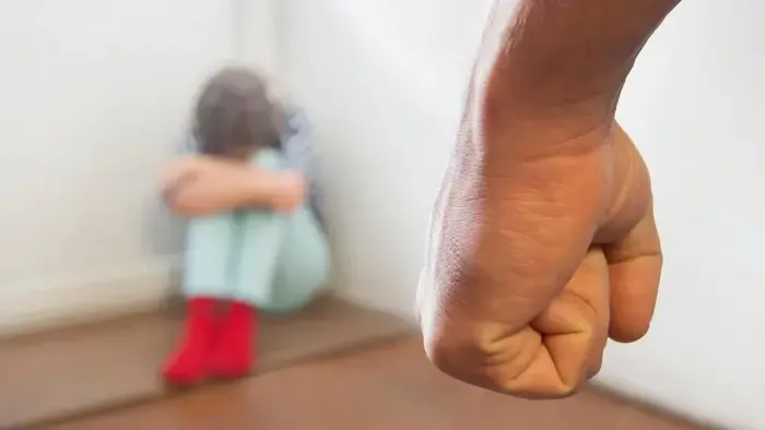 Nevelt kislányait, de még a barátnőjüket is erőszakolta a dunántúli pedofil