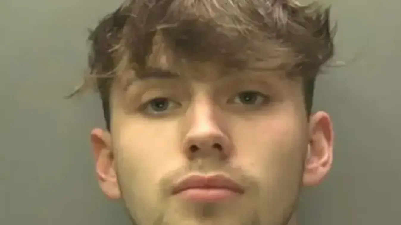 Saját anyjának akart maszturbáló videót küldeni magáról egy tini