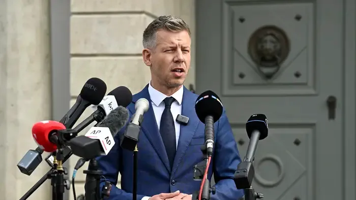 Magyar Péter: marad az üzemanyagoknál a védett ár az új kormány megalakulása után is