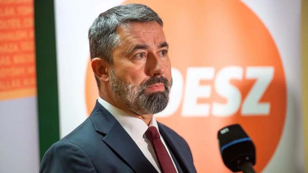 Hidvéghi Balázs: Közel kétmillióan töltötték ki a nemzeti petíciót