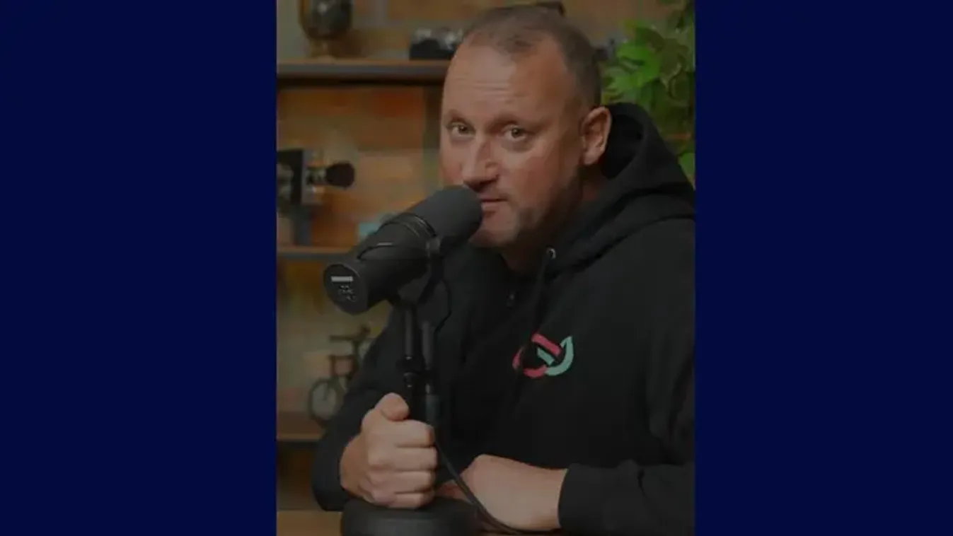 Alekosz részegen, az utcán akar lövöldözni, ha a Tisza Párt nyeri a választást