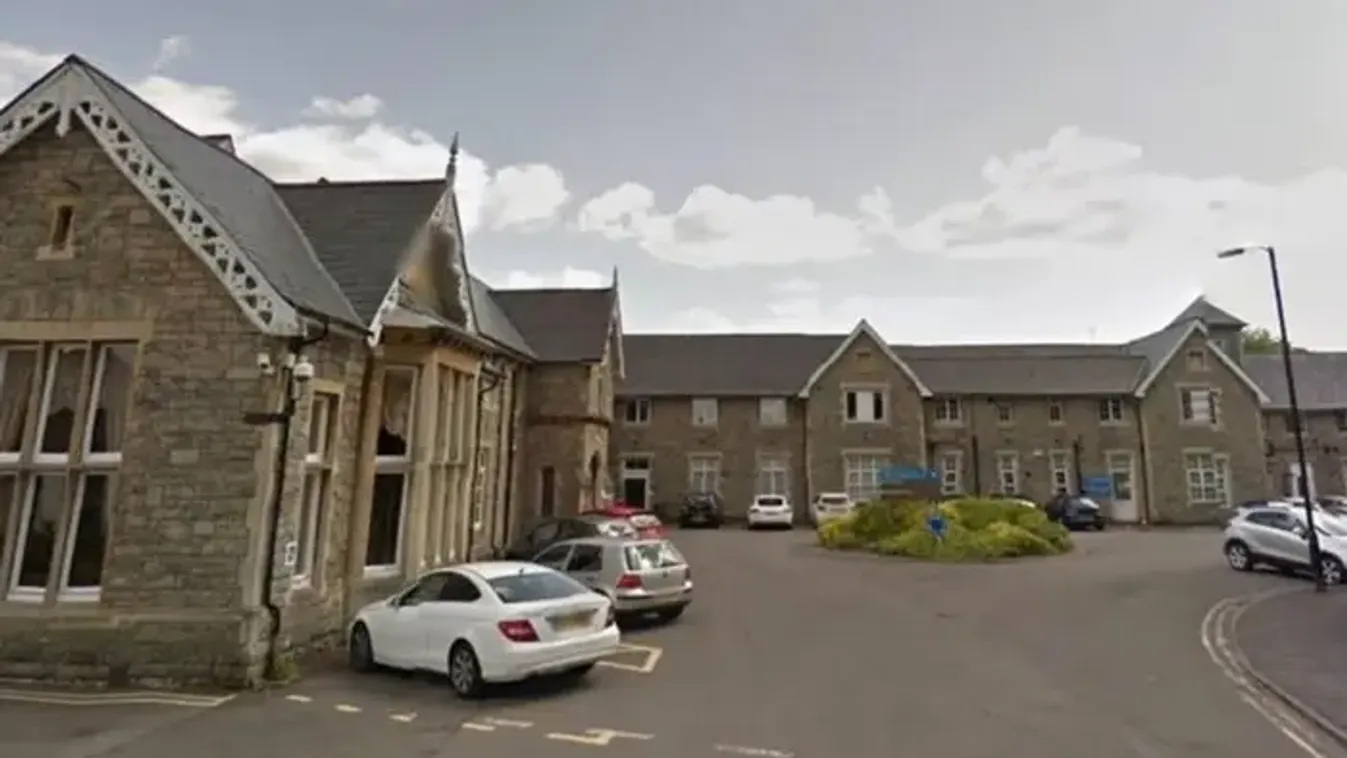 Munkahelyén szexelt, kirúgták az ápolónőt