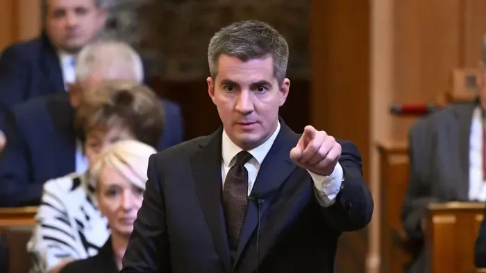 Már kora reggel választási törvényt sértett a Tisza