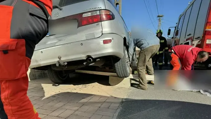 Bizarr baleset, majd élet-halál harc Raposkán – drámai fotók készültek a helyszínen