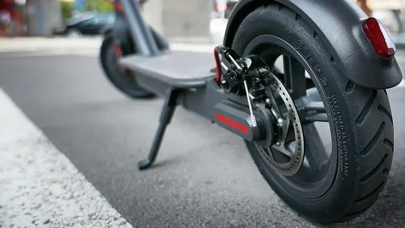 90 éves rolleres okozott balesetet Eszéknél