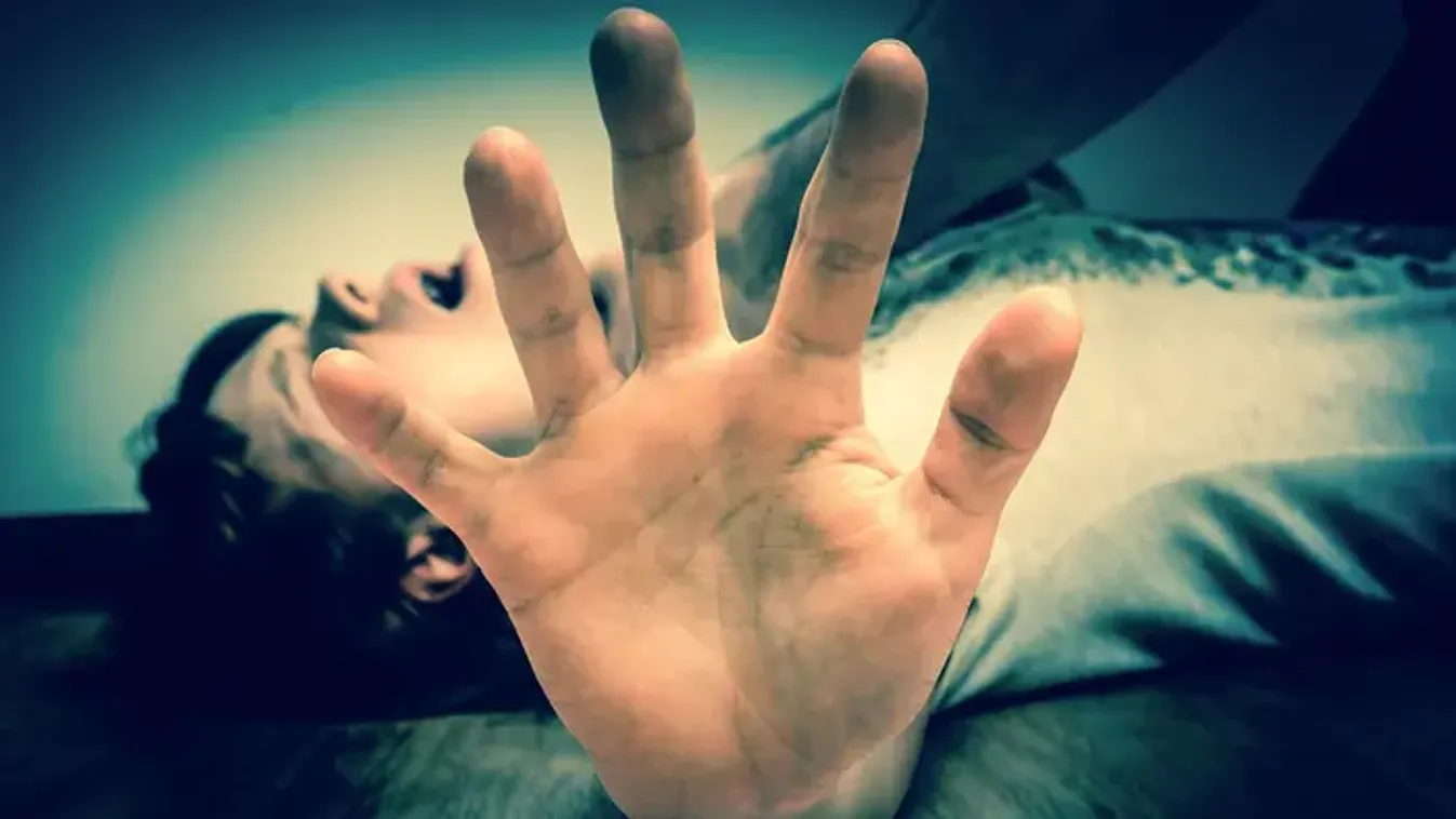 Kilenc évet kapott a férjét megfojtó pécsi nő