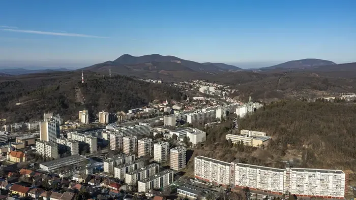 Rémülten figyeltek az emberek Salgótarjánban, haragjában pusztítani kezdett a helyi tűzvarázsló