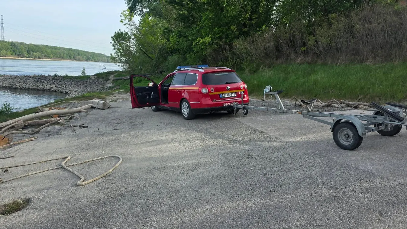 Horror Szigetújfaluban: Egy bejelentés után ellepték a Duna-partot az egyenruhások