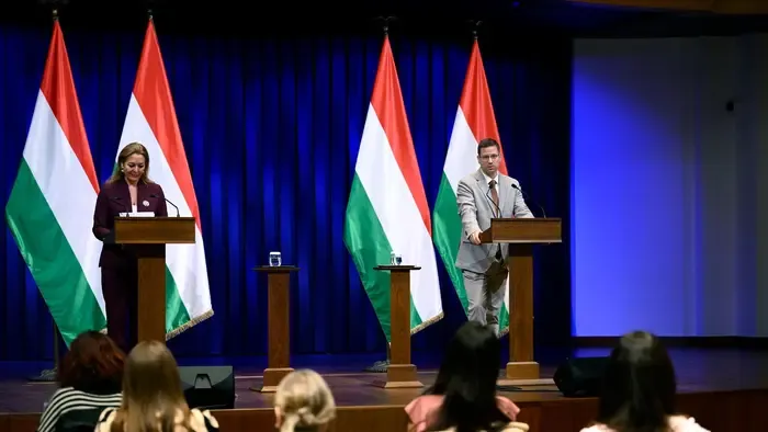 Gulyás Gergely: az Európai Bizottság a védett üzemanyagár azonnali megszüntetésére szólította fel a magyar kormányt