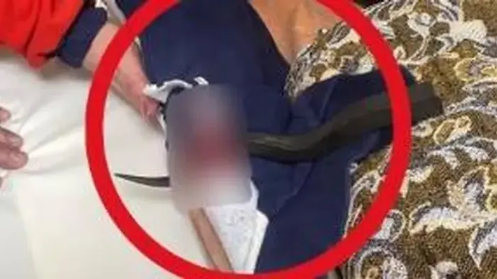 Átszúrta egy kisfiú lábát a kerítés, mentők és tűzoltók vonultak a helyszínre – Fotók