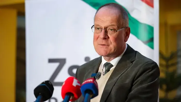 Gratulált ellenfelének Navracsics Tibor