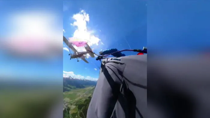 Siklóernyőst gázolt egy repülő, videón a baleset