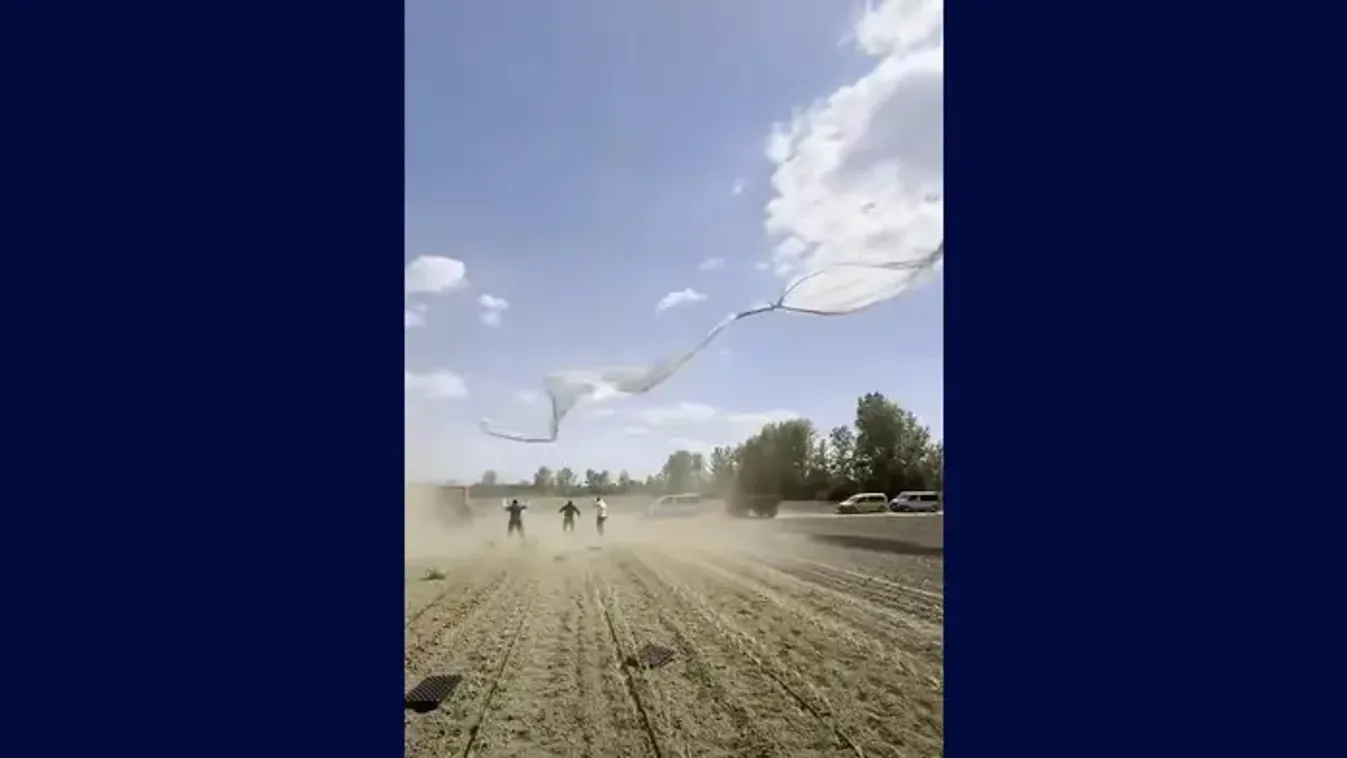 Porördög táncoltatott meg egy hatalmas fóliát, videón a különleges koreográfia