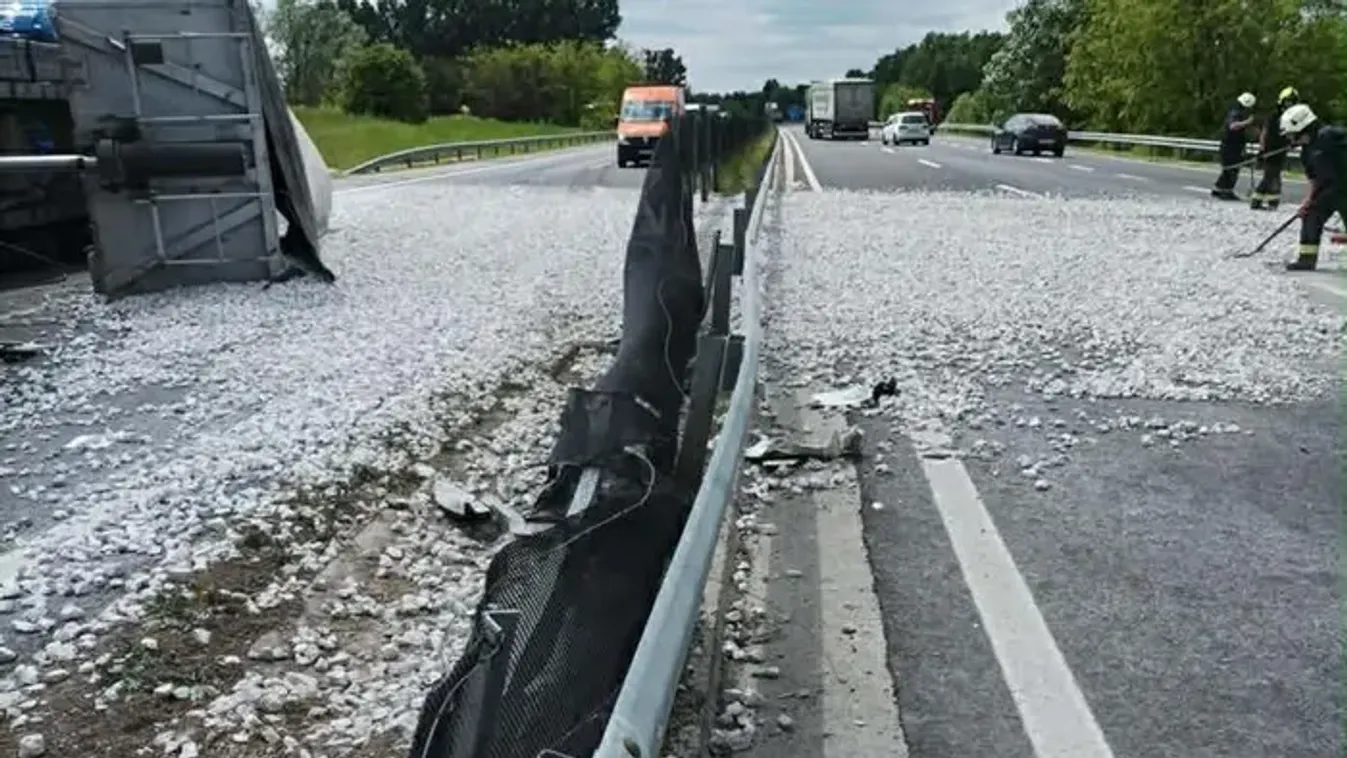 Megállt az élet az M7-esen, döbbenetes felvételek készültek a helyszínen