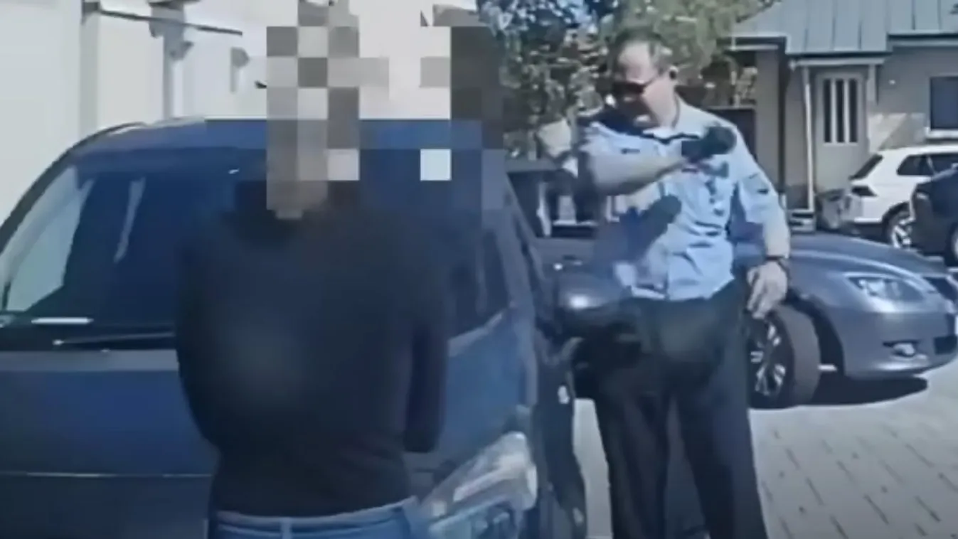 Kislány ragadt egy kocsiba Tapolcán, hatalmas volt a riadalom - Videó