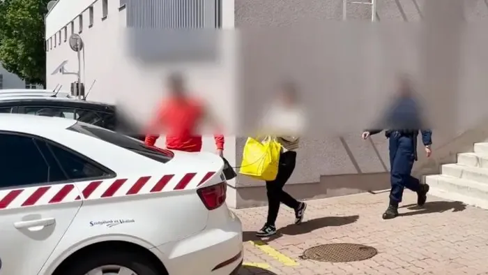 Internetes flörtből rémálom: intim képekkel zsarolt egy veszprémi férfit egy bűnbanda