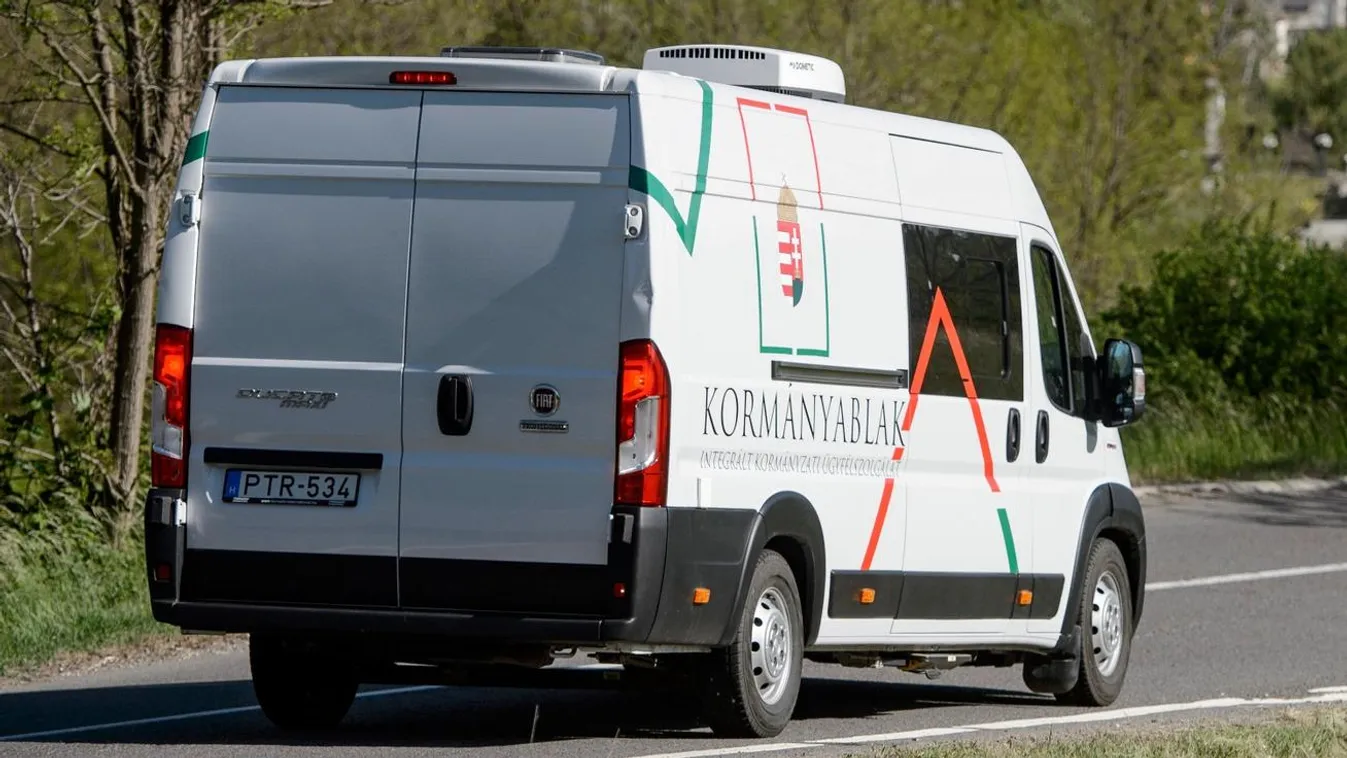 Különös busz járja Komárom-Esztergom falvait – ezt jobb, ha tudják a helyiek
