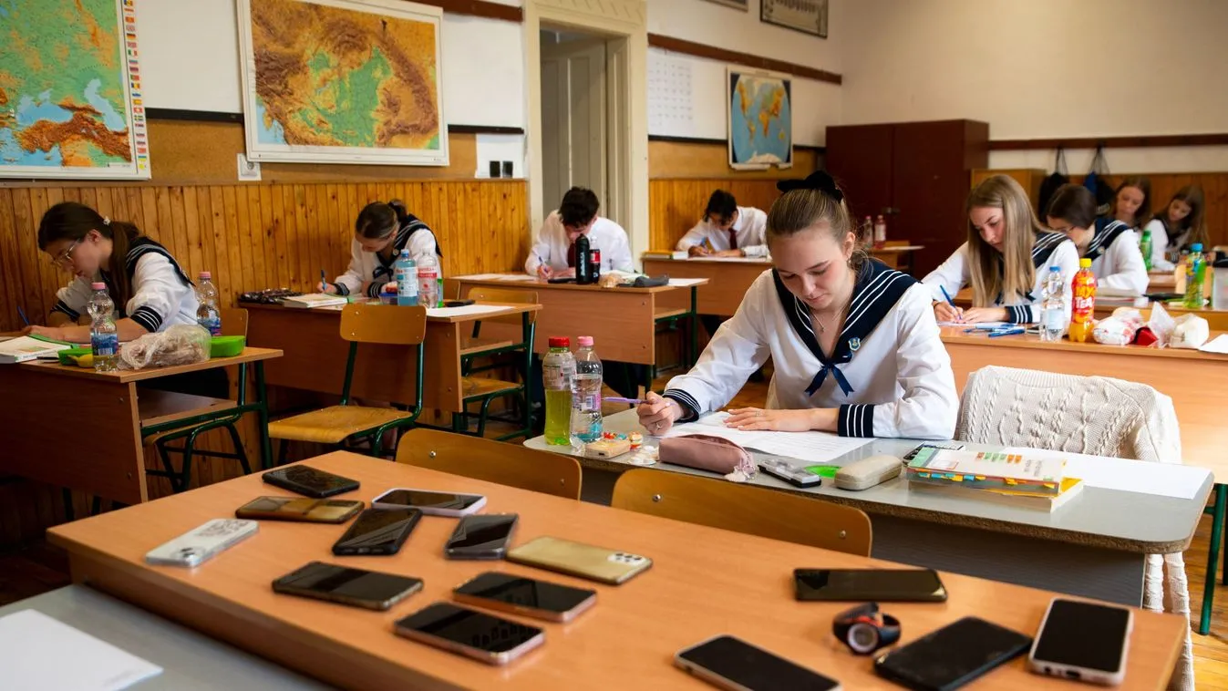 Elkezdődtek az érettségi vizsgák, ez vár közel 80 ezer diákra