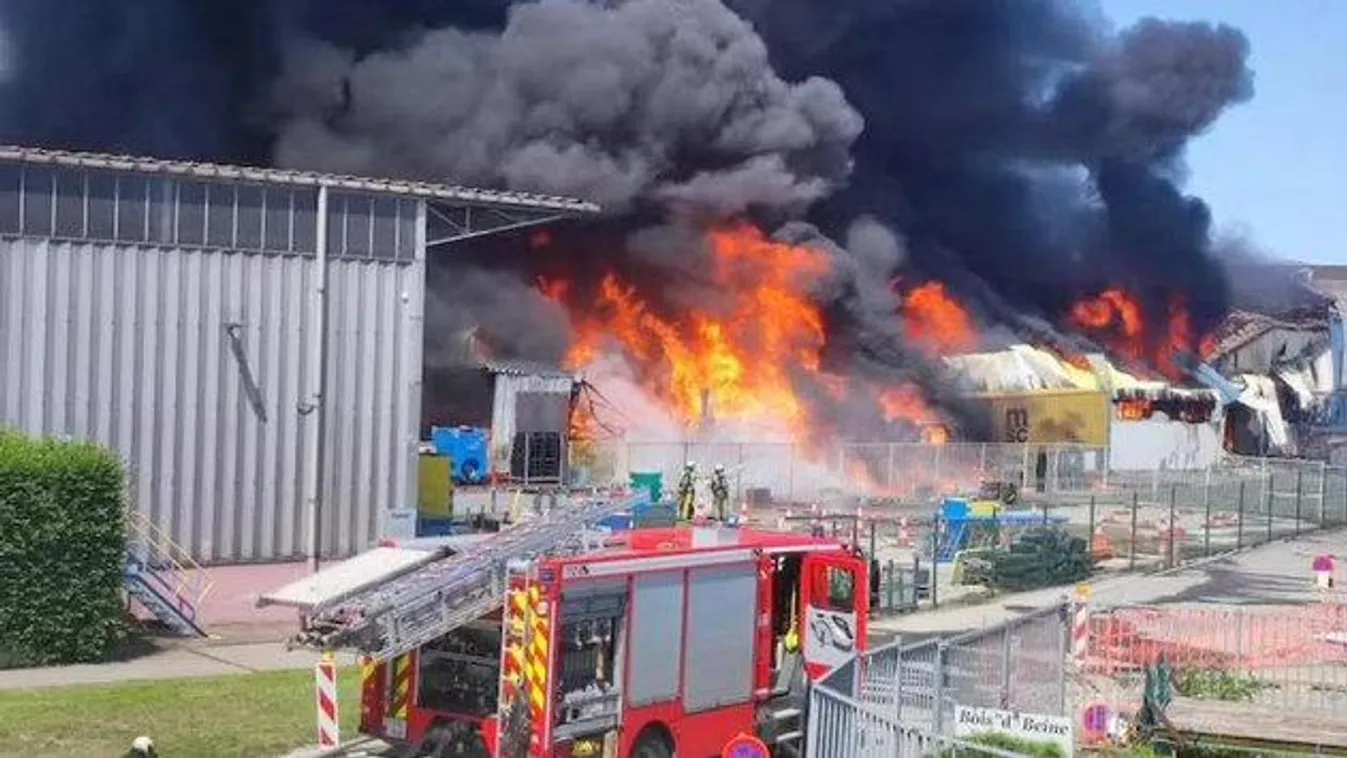 Mérgező azbesztfüst miatt zártak be az iskolákat