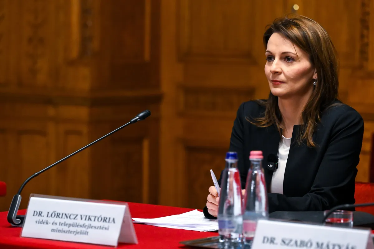 LŐRINCZ Viktória