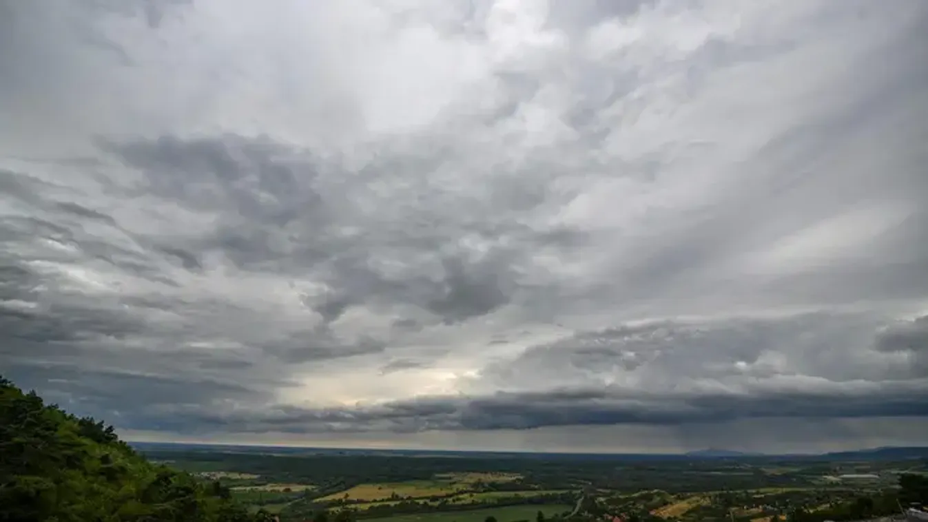 Hangosan morajlott az ég Somogy felett, ijesztő látvány fogadta az embereket