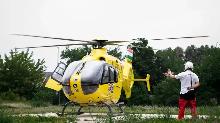 Súlyosan megégett egy kisfiú a családi grillezésen, mentőhelikoptert riasztottak