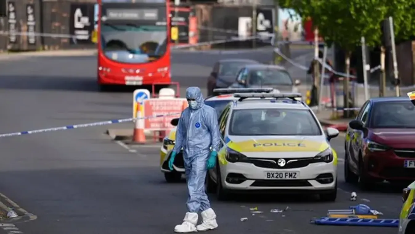 Vádat emeltek a londoni késeléses támadás elkövetője ellen