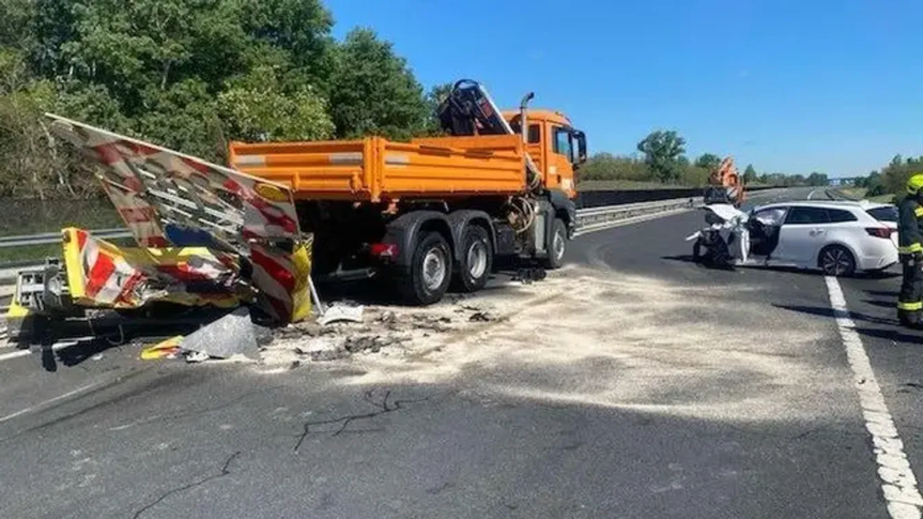 Két baleset is történt az M6-oson Paksnál, teljes útzár van Budapest felé