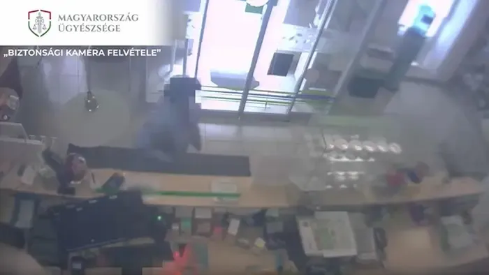 Gyógyszertárban dühöngött egy nő Sopronban – videóval