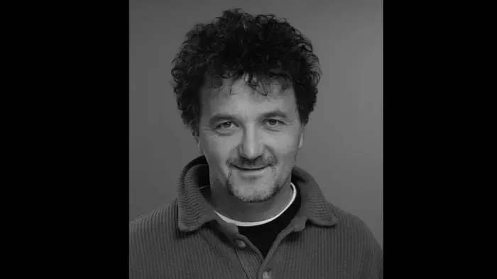 Meghalt Scherer Péter