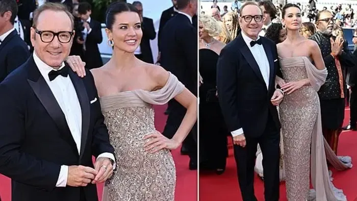 A vörös szőnyegre lépett a bukott hollywoodi sztár