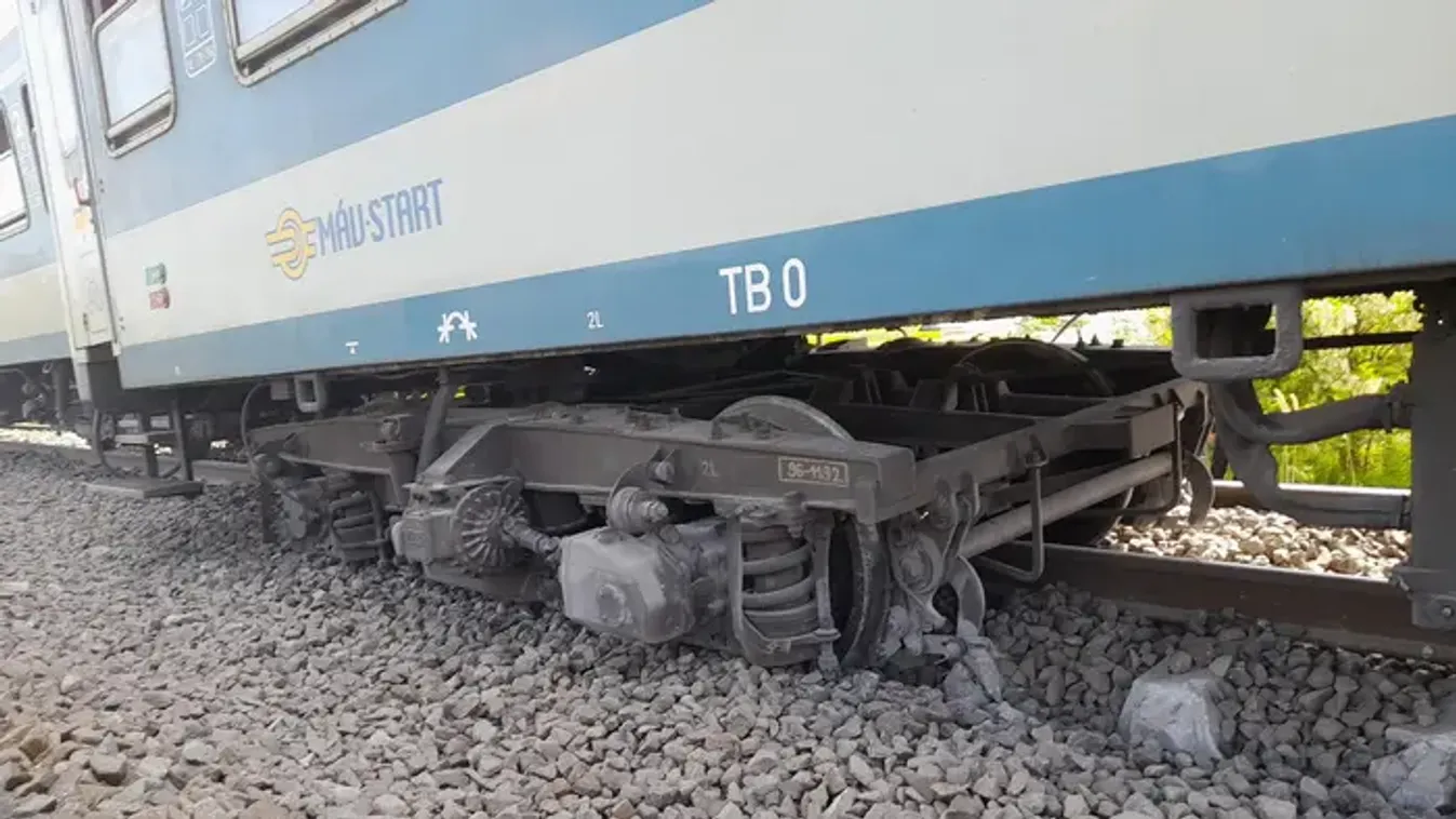 Kisiklott egy InterCity Gyománál, többen megsérültek
