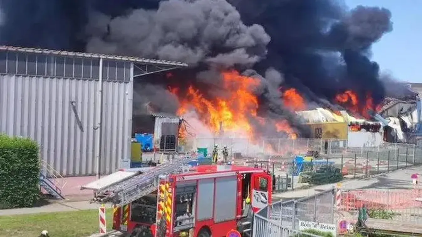 Mérgező azbesztfüst miatt zártak be az iskolákat